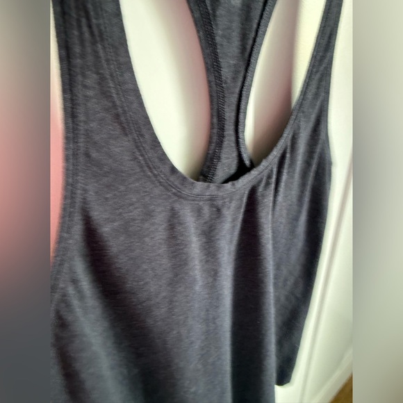 Lululemon Yogi Racerback IV - Picture 6 of 8